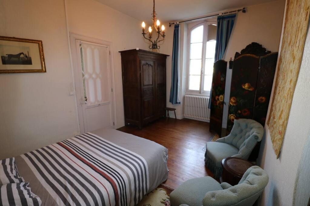 Ancien Presbytere Au Coeur Du Village Mauvezin  المظهر الخارجي الصورة