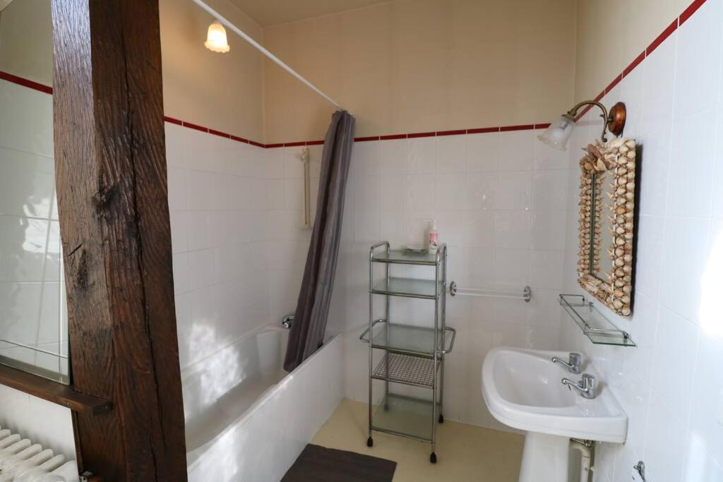 Ancien Presbytere Au Coeur Du Village Mauvezin  المظهر الخارجي الصورة