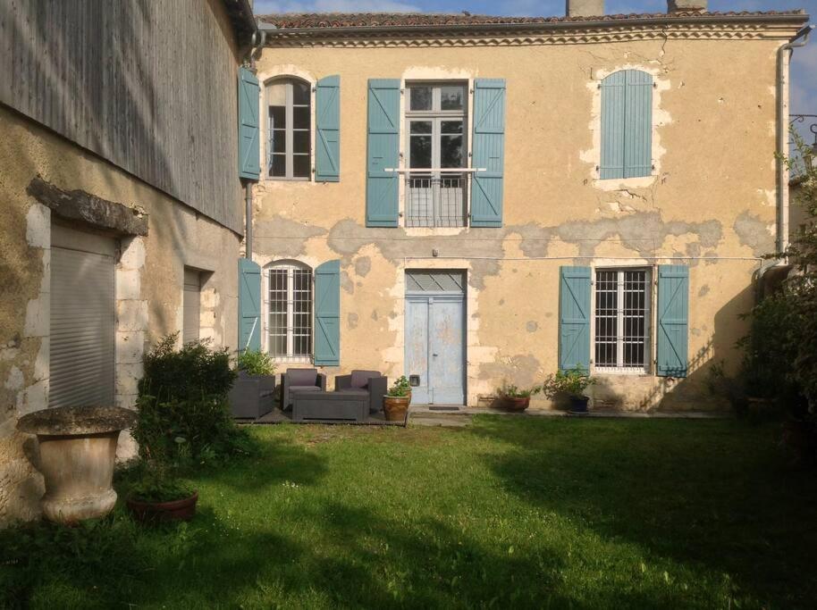 Ancien Presbytere Au Coeur Du Village Mauvezin  المظهر الخارجي الصورة