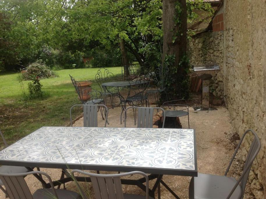 Ancien Presbytere Au Coeur Du Village Mauvezin  المظهر الخارجي الصورة
