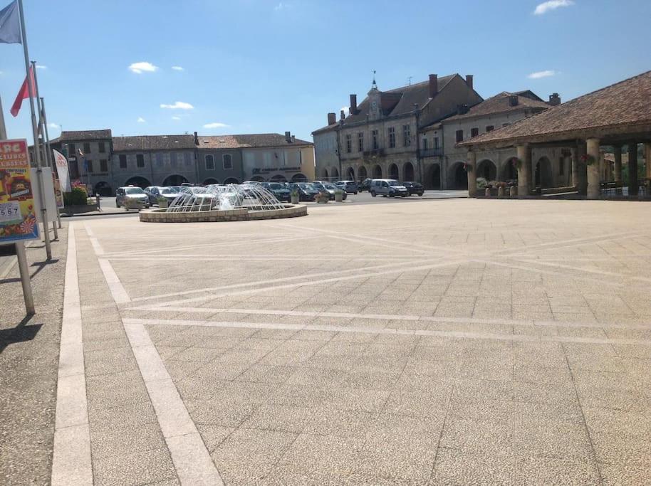 Ancien Presbytere Au Coeur Du Village Mauvezin  المظهر الخارجي الصورة